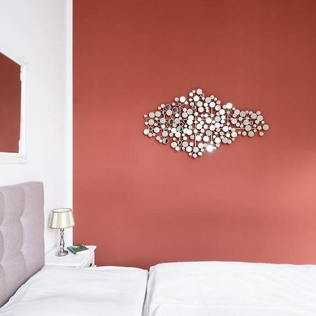 Sc 05 By Rockchair Apartments L Superhost Status L 2 Bedrooms Boxspringbeds Balcony Elevator - Cozy Family & Business Flair Welcomes You! Berlin Bagian luar foto
