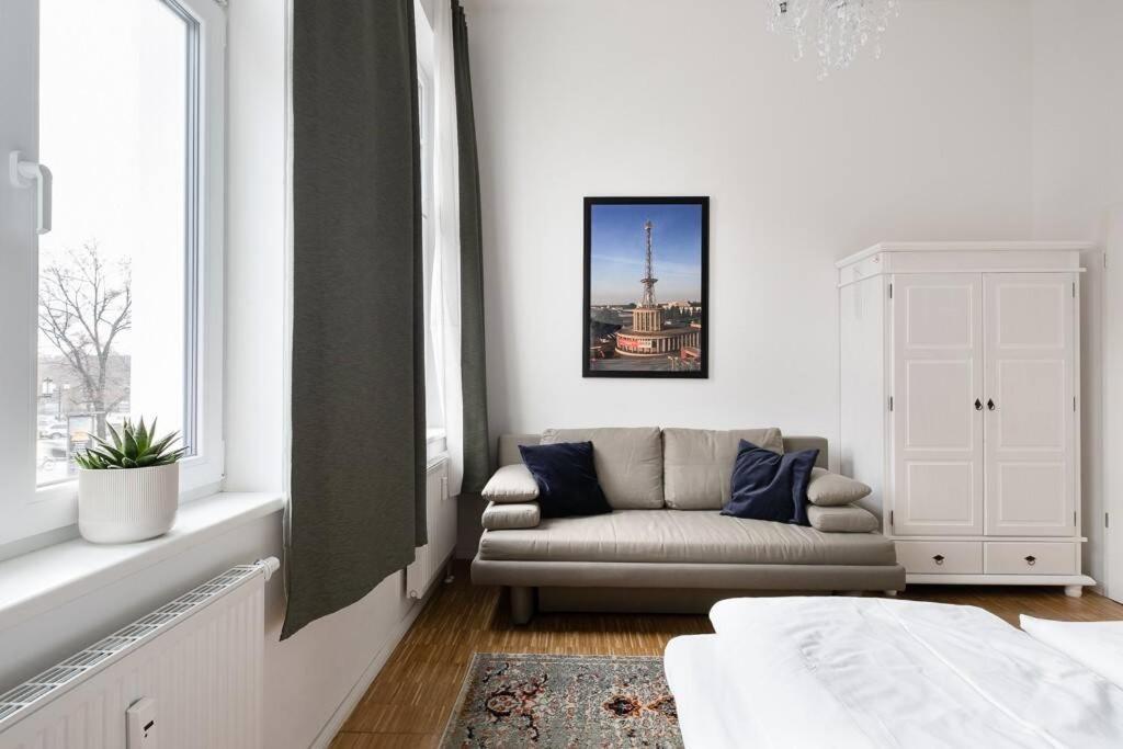 Sc 05 By Rockchair Apartments L Superhost Status L 2 Bedrooms Boxspringbeds Balcony Elevator - Cozy Family & Business Flair Welcomes You! Berlin Bagian luar foto
