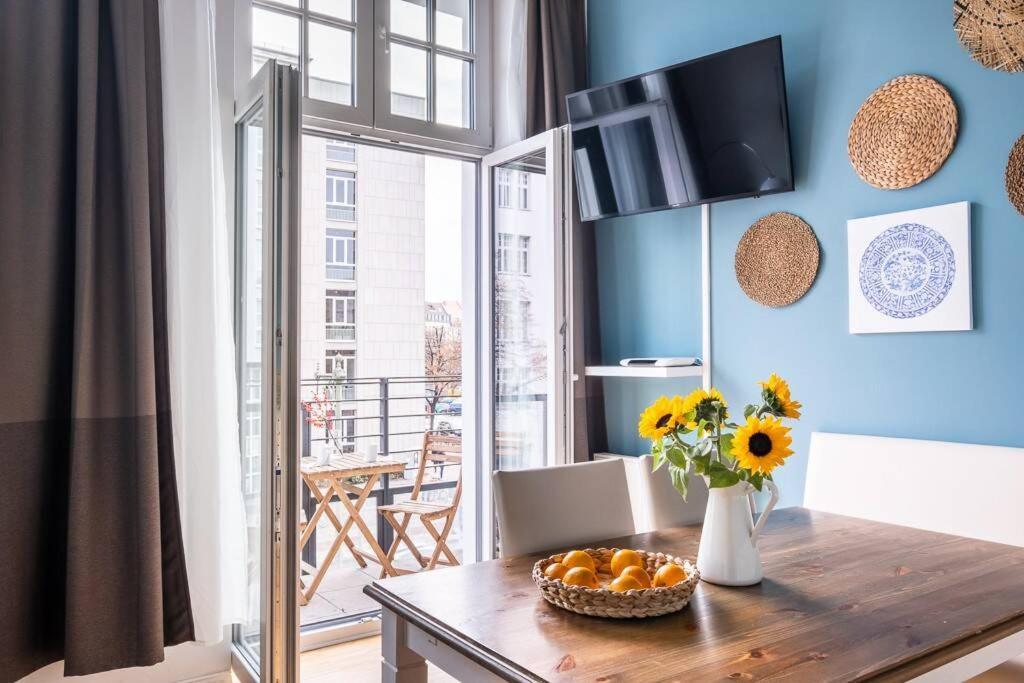 Sc 05 By Rockchair Apartments L Superhost Status L 2 Bedrooms Boxspringbeds Balcony Elevator - Cozy Family & Business Flair Welcomes You! Berlin Bagian luar foto