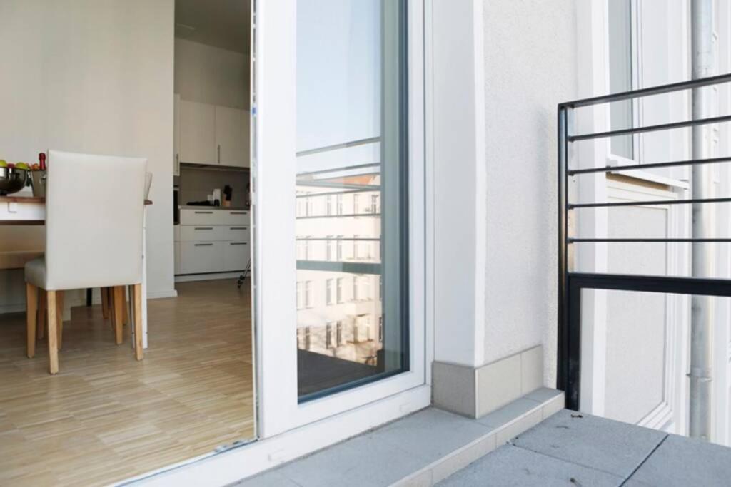 Sc 05 By Rockchair Apartments L Superhost Status L 2 Bedrooms Boxspringbeds Balcony Elevator - Cozy Family & Business Flair Welcomes You! Berlin Bagian luar foto