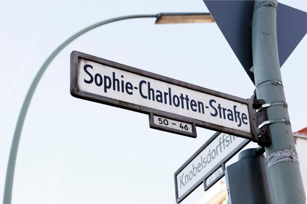 Sc 05 By Rockchair Apartments L Superhost Status L 2 Bedrooms Boxspringbeds Balcony Elevator - Cozy Family & Business Flair Welcomes You! Berlin Bagian luar foto